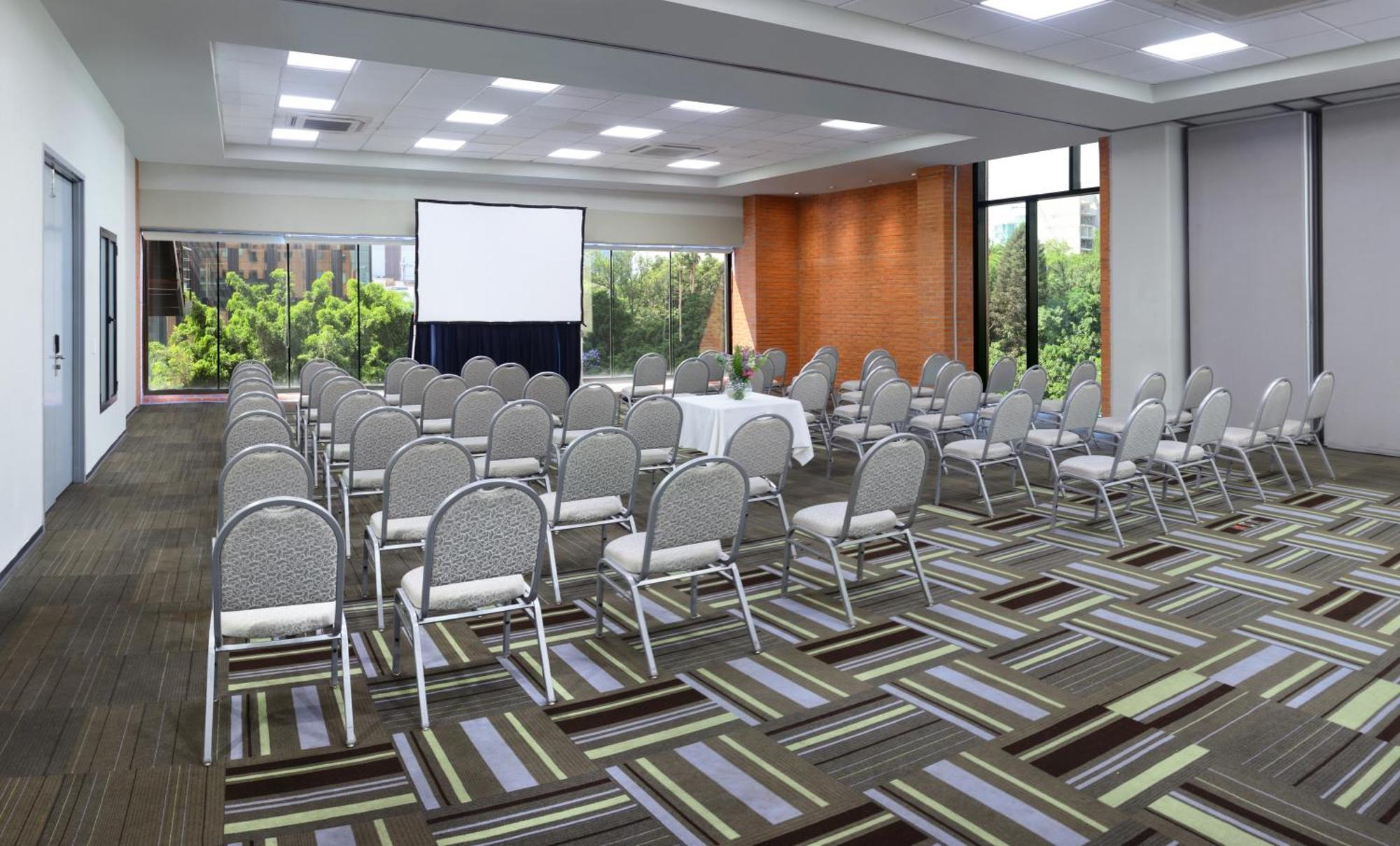 Hotel Guadalajara Country Club By Hnf Exterior photo